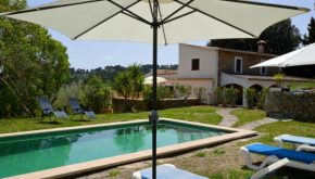 Encantadora finca con piscina en la naturaleza